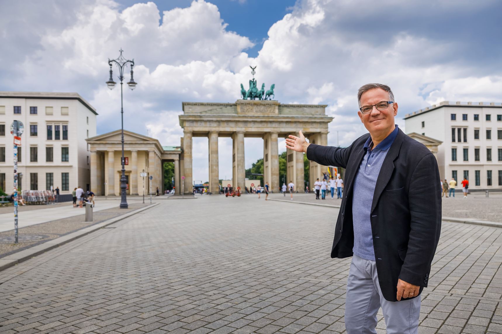 private tour guide Berlin in front of the Brandenburger Tor